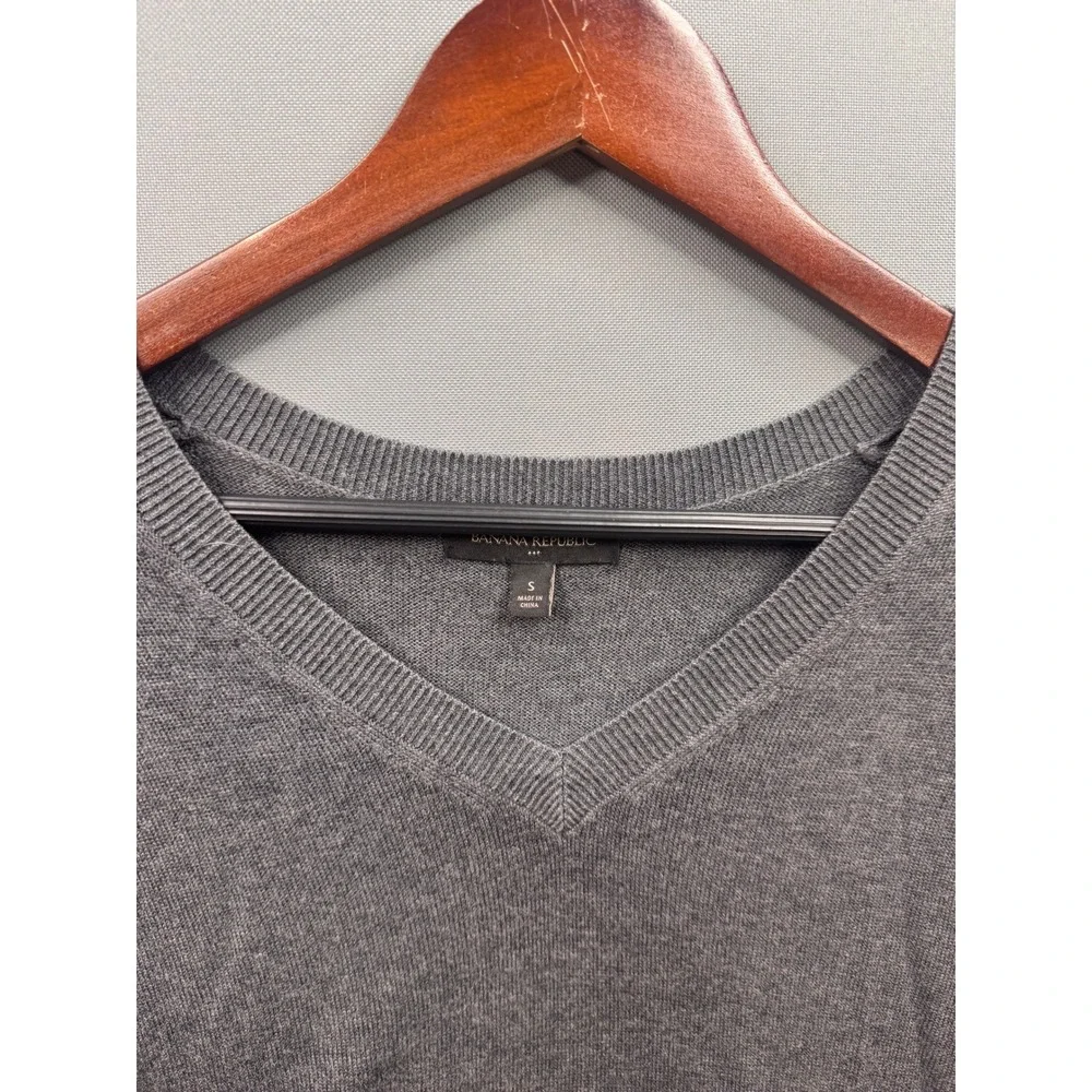 Banana Republic V-Neck Sweater‎ Womens Gray Ribbed Trim Knit Small